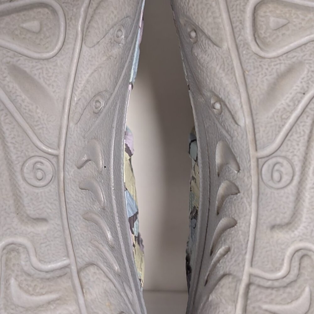 Skechers® Foamies Reggae-Artsy Slipper in 'Gray/Multi' Slip On Sandals - Picture 2 of 14